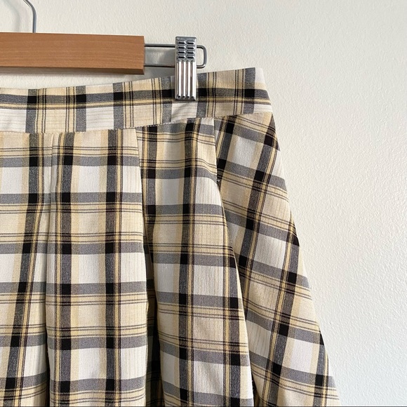 Nasty Gal Plaid Pleated Mini Skirt in Yellow - Picture 6 of 9